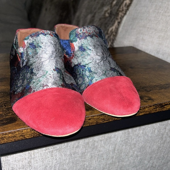 NEW JEFFREY CAMPBELL Red Multi Floral Print Suede Textile Oxfords SZ 7 - Picture 4 of 4